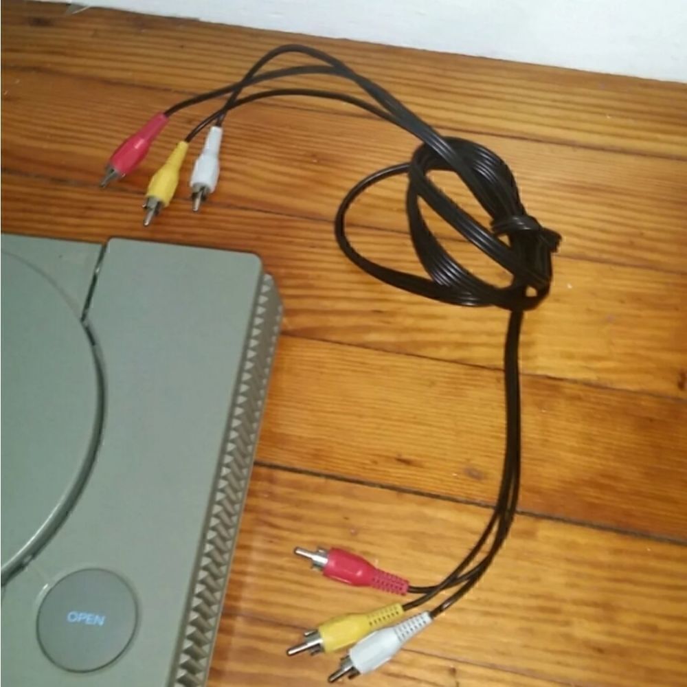 FIRM! Play Station One Original With 2 Remotes - Picture 3 of 5